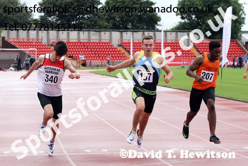 Junior mens 100 metres, Gateshead Tartan Games. Phot: David T. Hewitson/Sports for All Pics